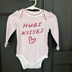 Baby Gap Hugs & Kisses Onesie | 6-12 Months